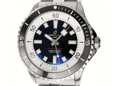 Breitling Superocean Automatic 44: Taucherträume in Schwarzem Stahl