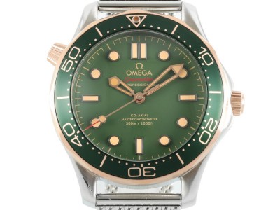 Exklusive Omega Seamaster Divemaster 300M in Grüner Bronze