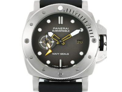 Gehobene Technik und Design der Panerai Submersible GMT
